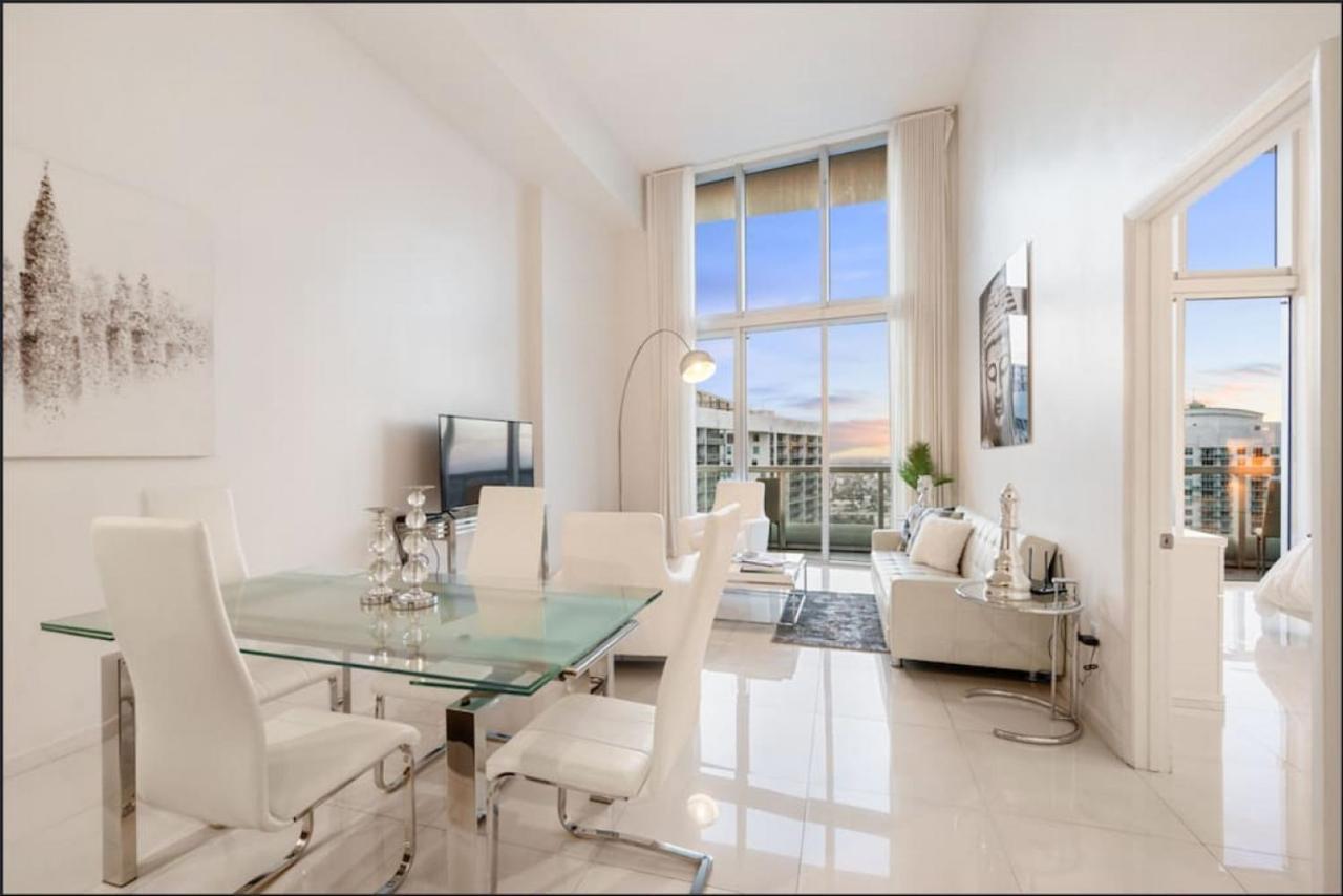 Beautiful One Bedroom Condo 16Ft Ceilings At The W マイアミ エクステリア 写真