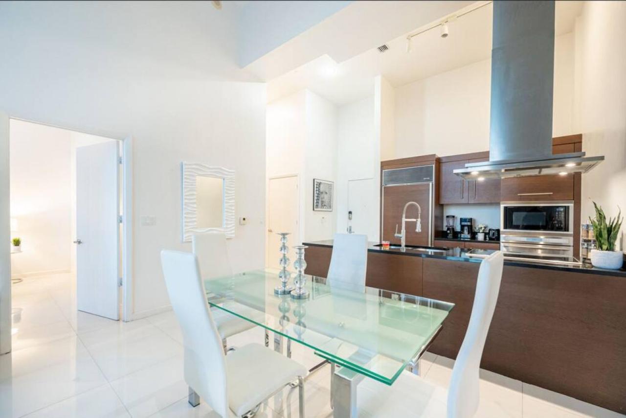 Beautiful One Bedroom Condo 16Ft Ceilings At The W マイアミ エクステリア 写真