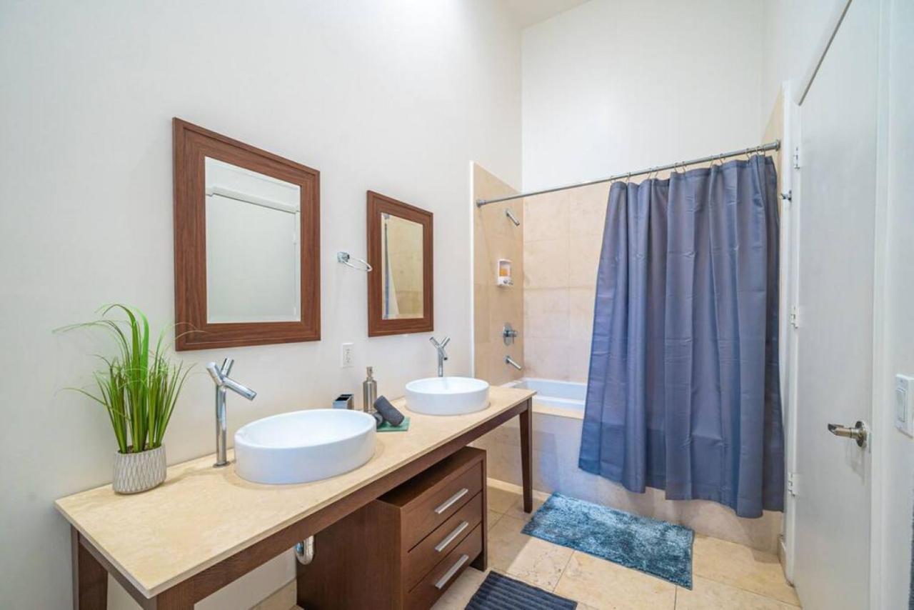 Beautiful One Bedroom Condo 16Ft Ceilings At The W マイアミ エクステリア 写真