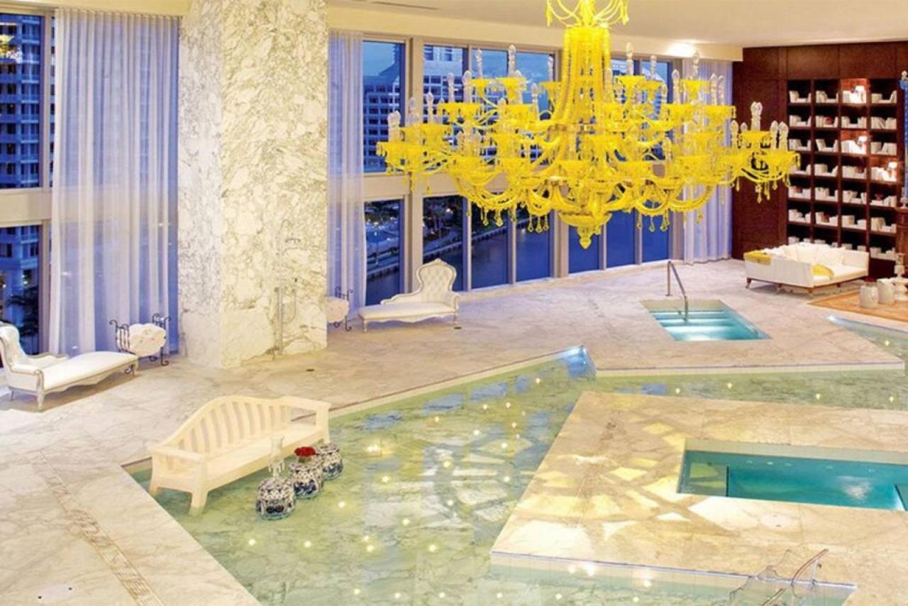 Beautiful One Bedroom Condo 16Ft Ceilings At The W マイアミ エクステリア 写真